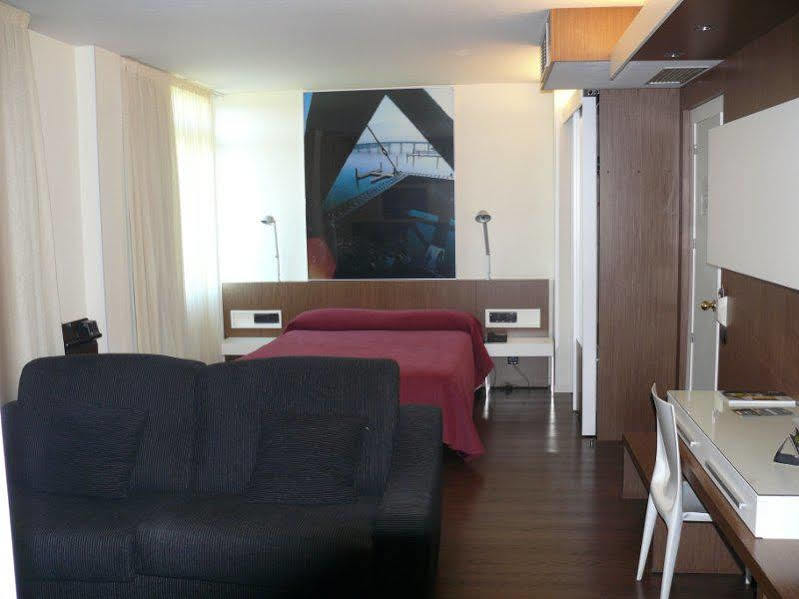 Hotel Los Angeles Guarnizo Buitenkant foto